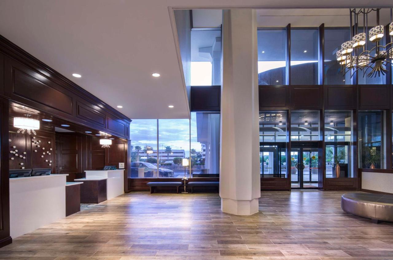 Doubletree By Hilton Jacksonville Riverfront, Fl Exterior photo