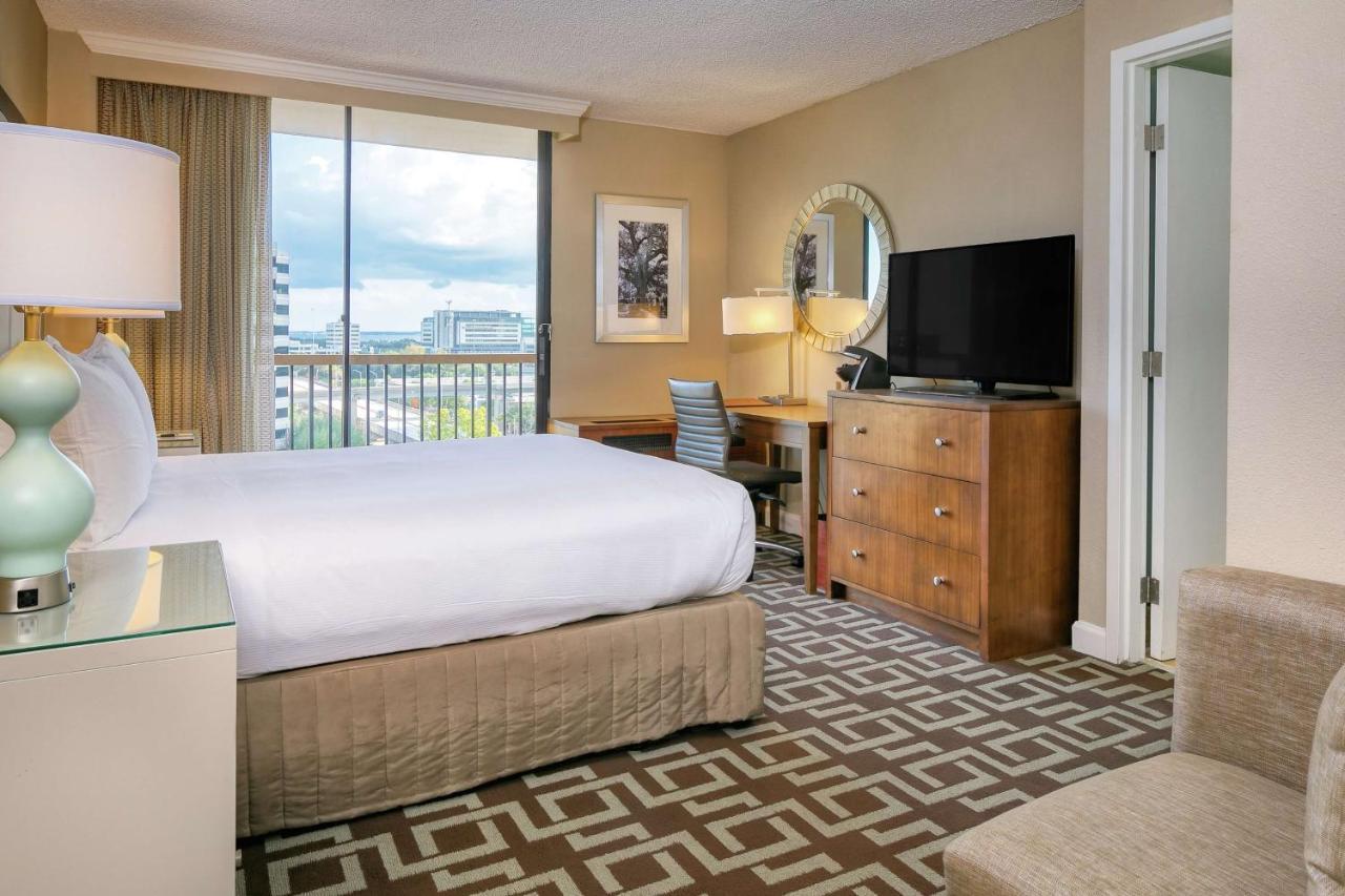Doubletree By Hilton Jacksonville Riverfront, Fl Exterior photo